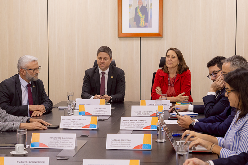 010 Reuniao ABRUC MEC